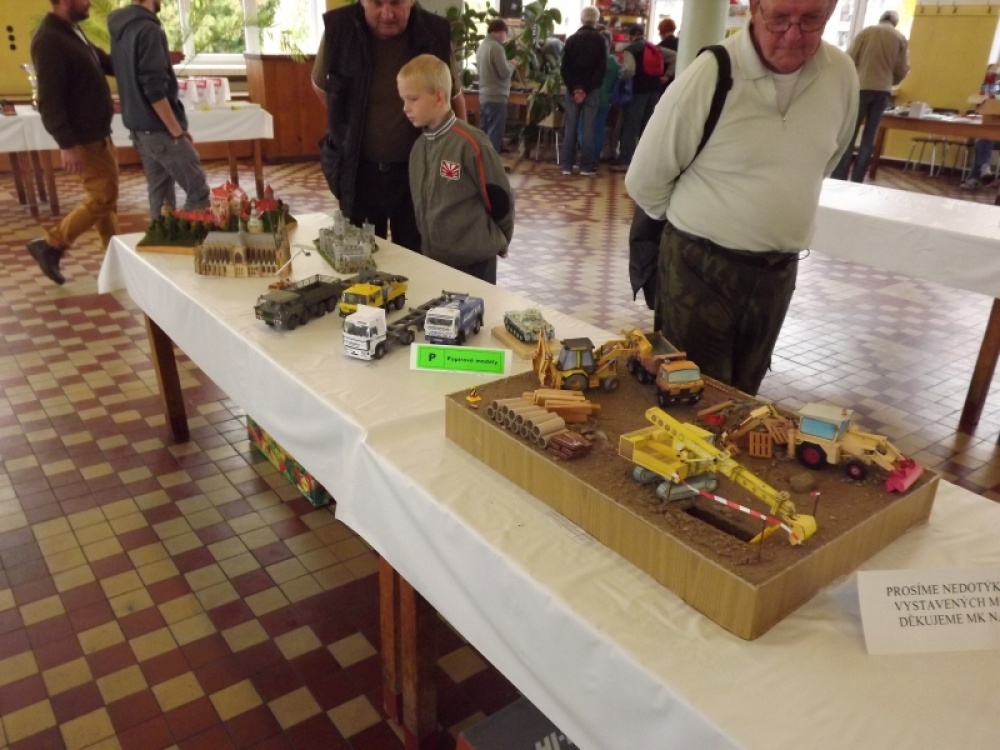 2013_10_12 Kaden cup N�chod - pap�rov� modely