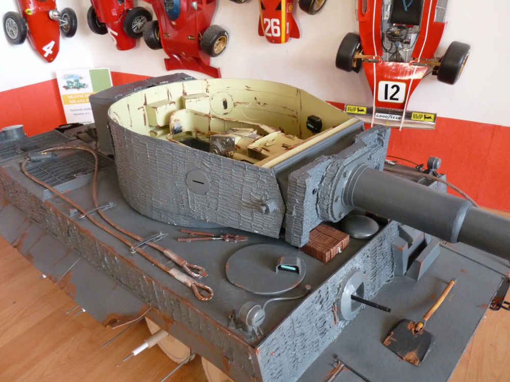 PzKw VI Tiger I - Rusko 1943 (Plná velikost v novém okně) PzKw VI Tiger I - Rusko 1943
