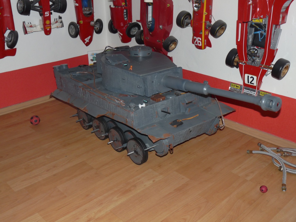 PzKw VI Tiger I - Rusko 1943 (Plná velikost v novém okně) PzKw VI Tiger I - Rusko 1943