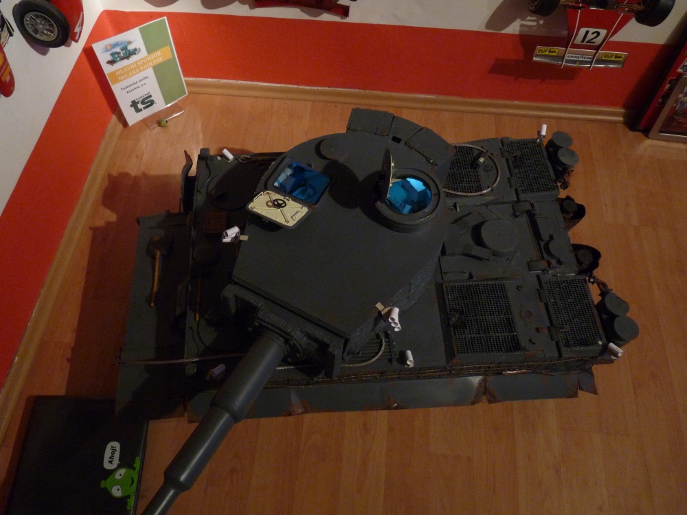 PzKw VI Tiger I - Rusko 1943 (Plná velikost v novém okně) PzKw VI Tiger I - Rusko 1943