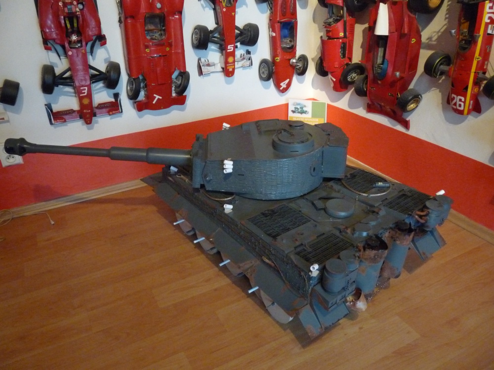 PzKw VI Tiger I - Rusko 1943 (Plná velikost v novém okně) PzKw VI Tiger I - Rusko 1943