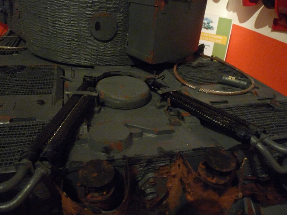 PzKw VI Tiger I - Rusko 1943 (Plná velikost v novém okně) PzKw VI Tiger I - Rusko 1943