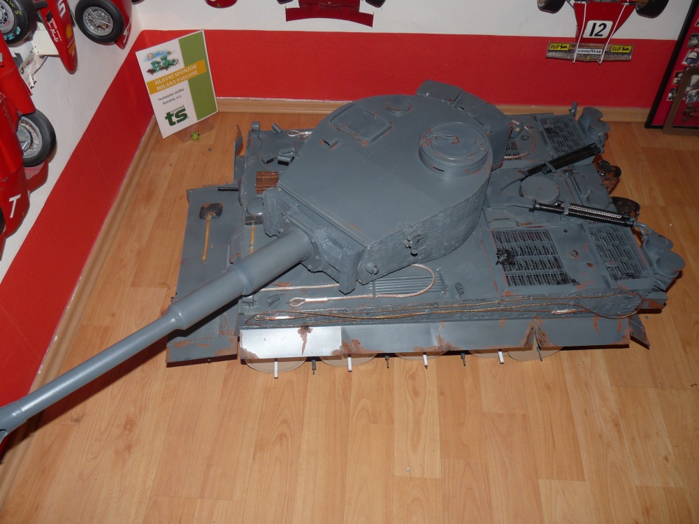 PzKw VI Tiger I - Rusko 1943 (Plná velikost v novém okně) PzKw VI Tiger I - Rusko 1943