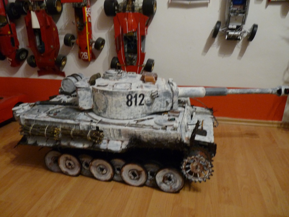 PzKw VI Tiger I - Rusko 1943 (Plná velikost v novém okně) PzKw VI Tiger I - Rusko 1943