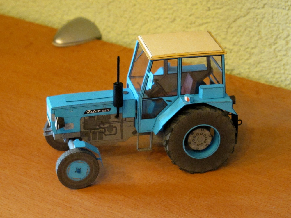 305877