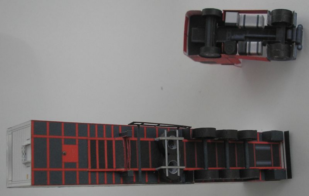 304987