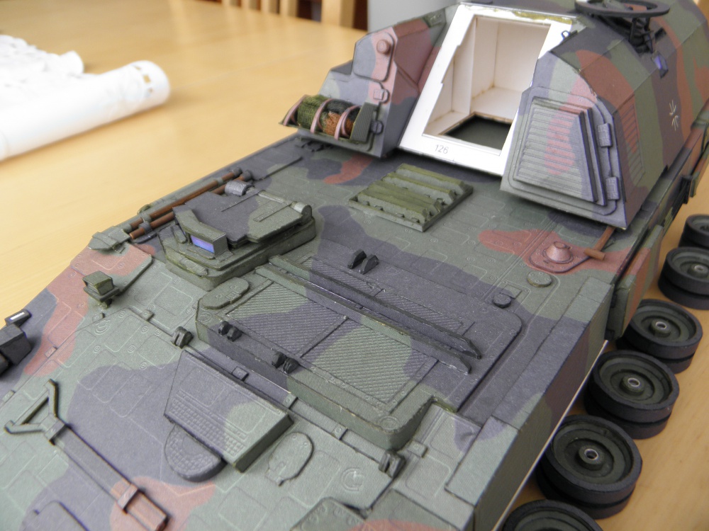 305960