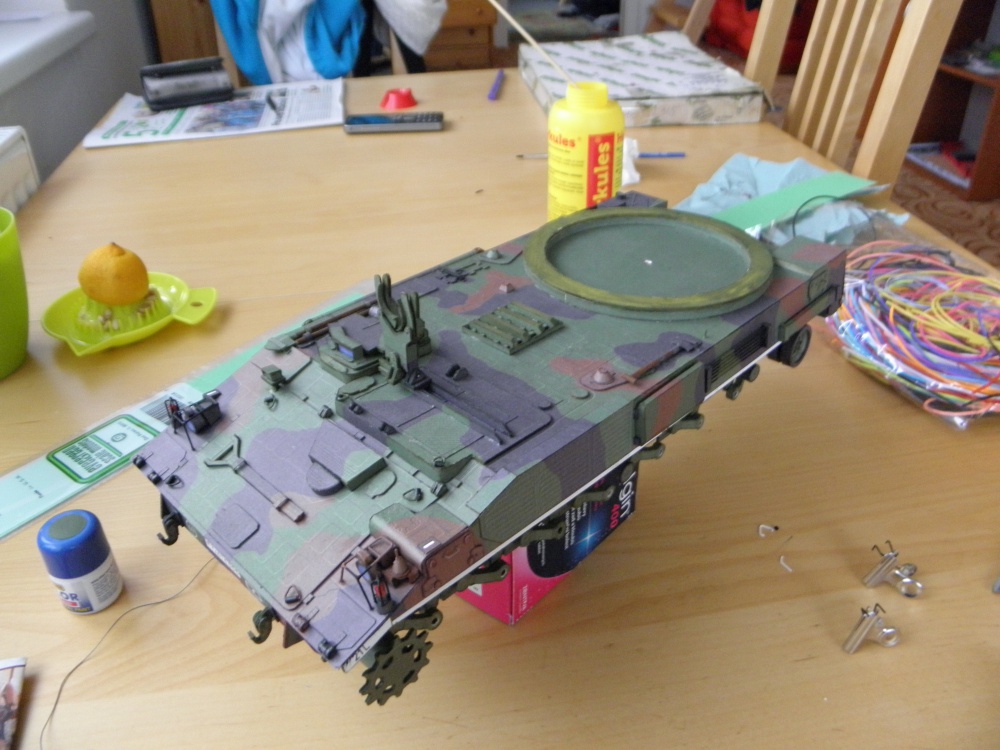Panzerhaubitze 200 (Plná velikost v novém okně) Panzerhaubitze 200