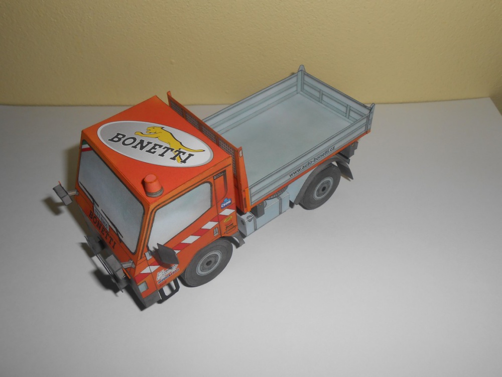 304947