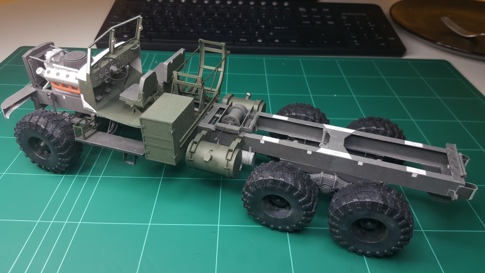 304942