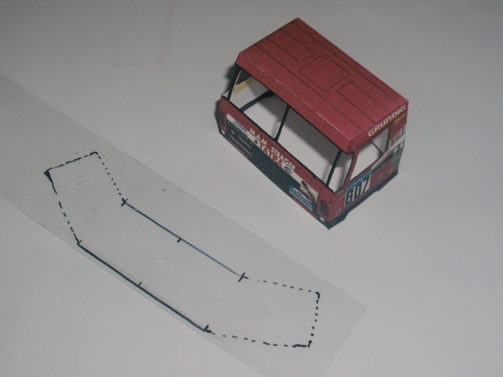 305672