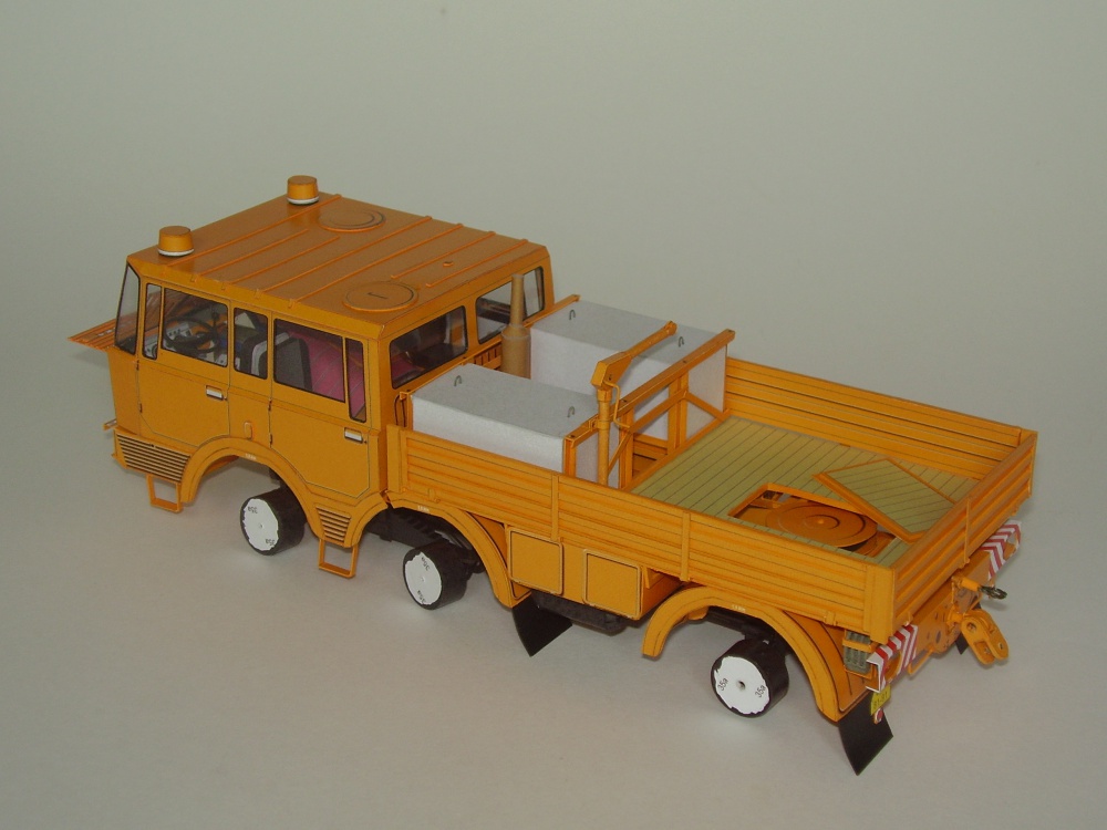 Tatra 813 (Plná velikost v novém okně) Tatra 813