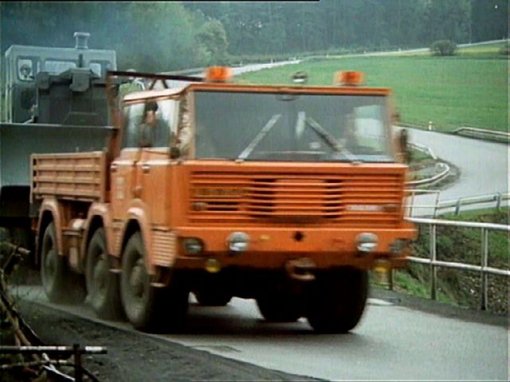 Dozer T 130 (Plná velikost v novém okně) Dozer T 130