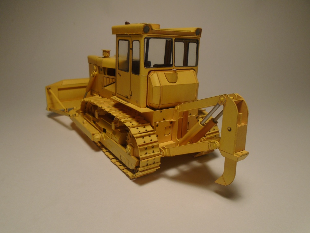 Dozer T 130 (Plná velikost v novém okně) Dozer T 130