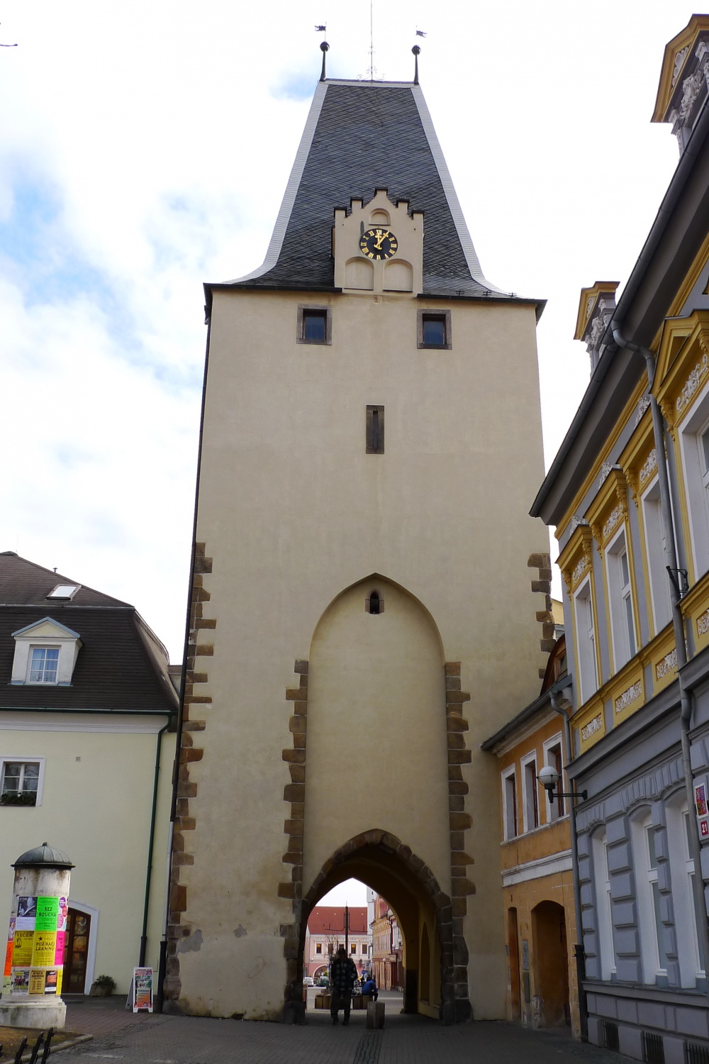 Mikulovická brána (Plná velikost v novém okně) Mikulovická brána