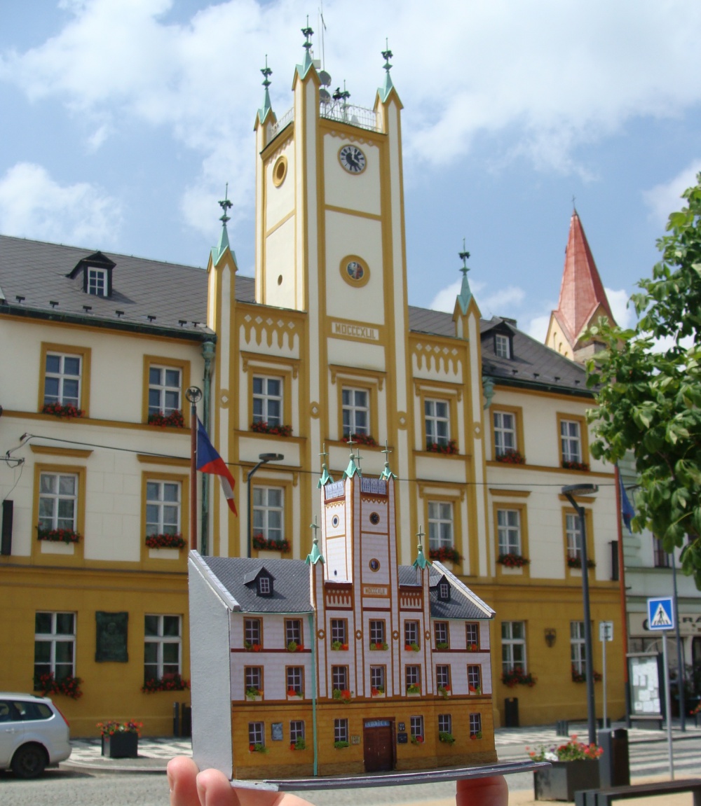 radnice Meno (Plná velikost v novém okně) radnice Meno