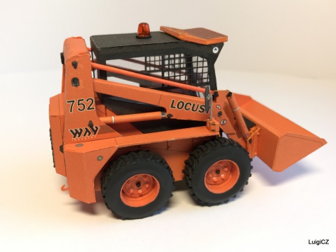 Locust L752 a přívěsný vozík Locust L752 a přívěsný vozík