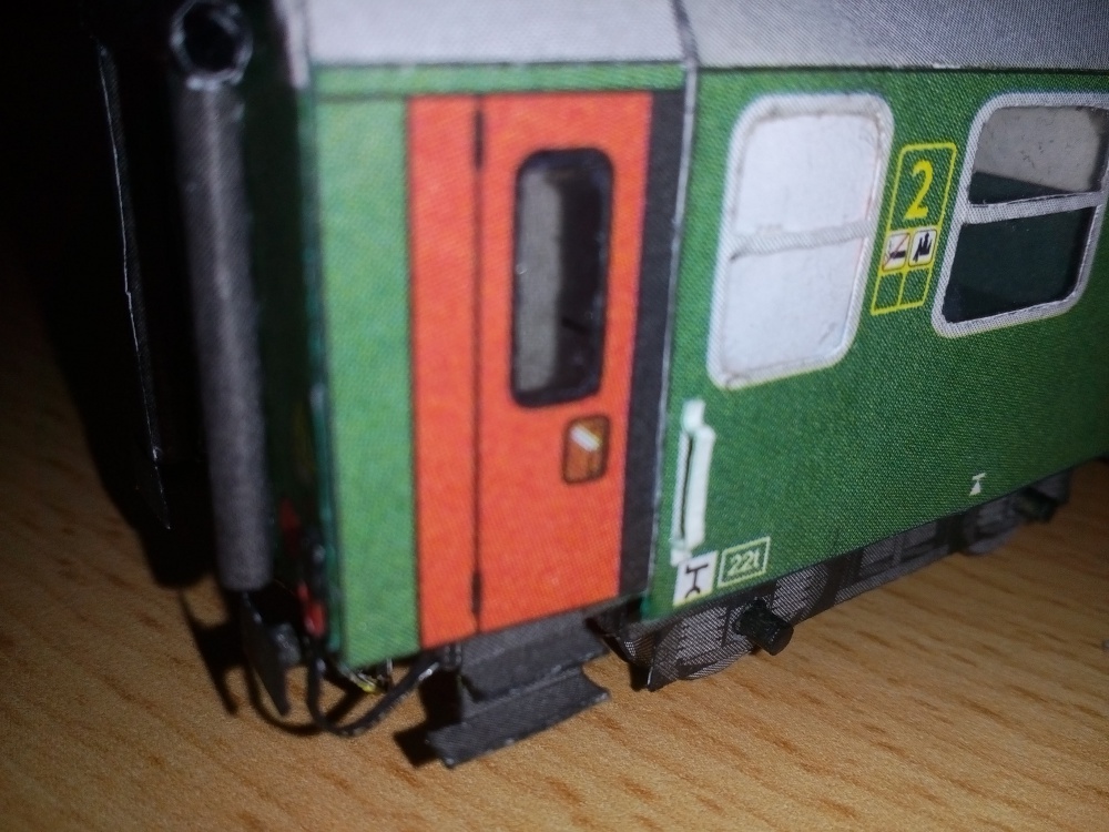 306694