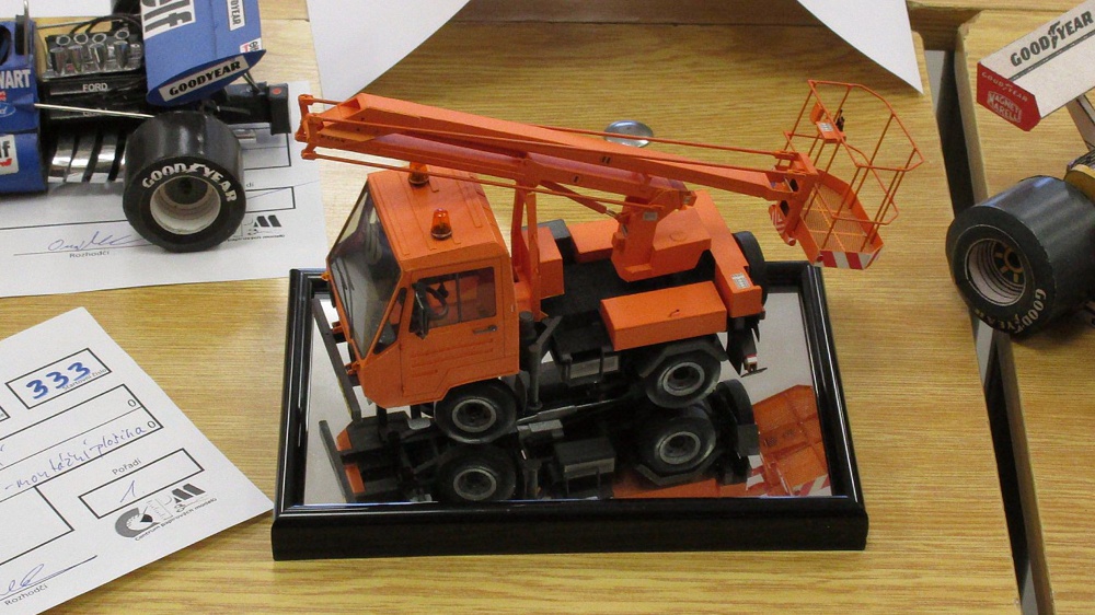 307681