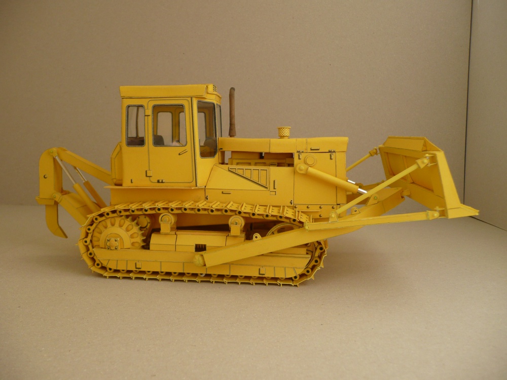 Dozer ČTZ T-130 (Plná velikost v novém okně) Dozer ČTZ T-130