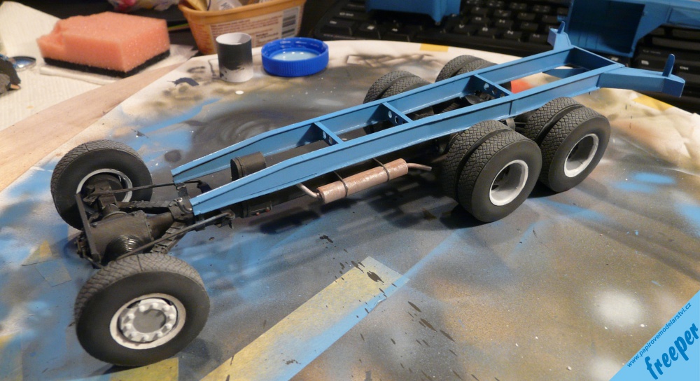307958