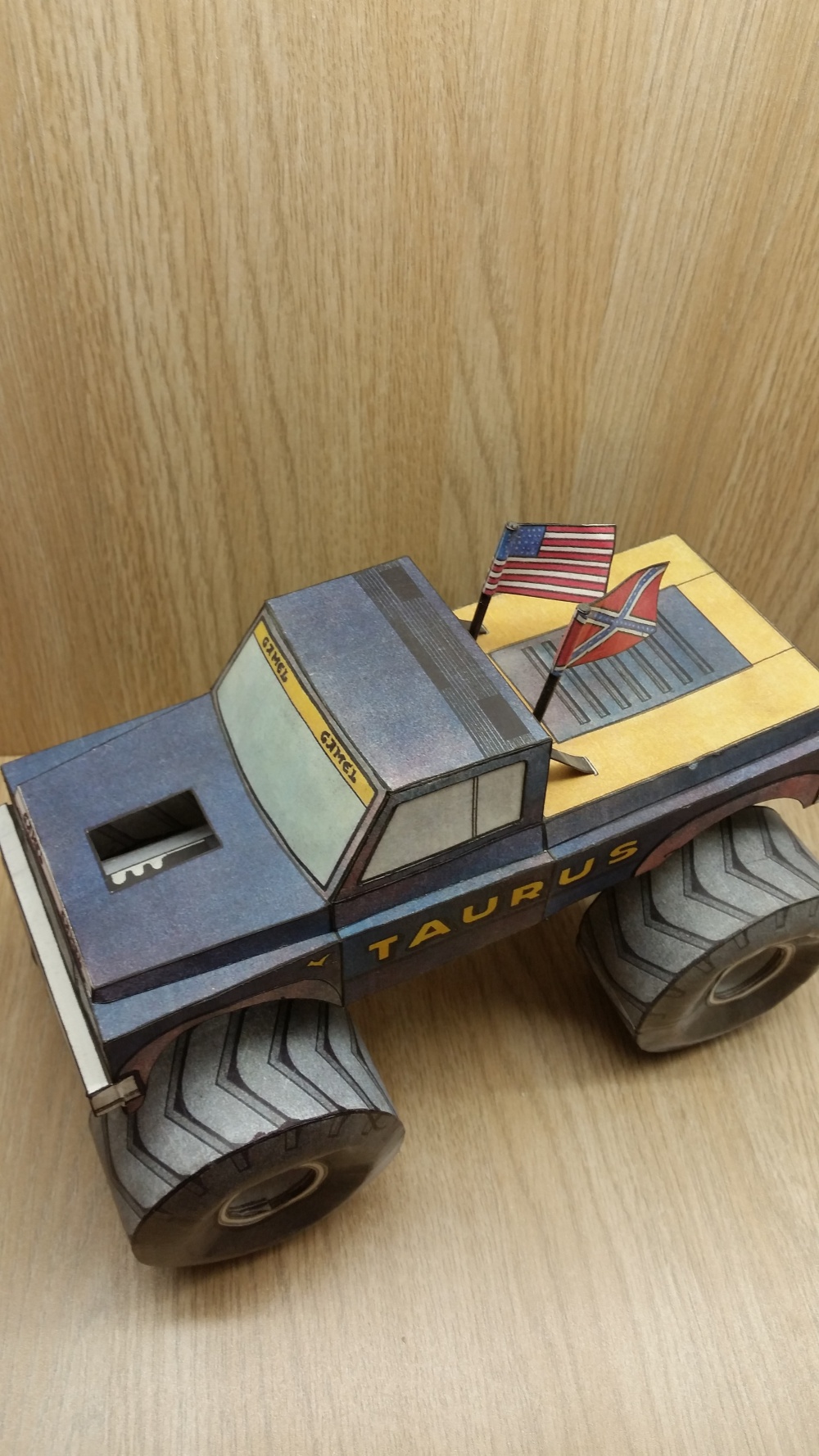 Monster truck Taurus team (Pln� velikost v nov�m okn�) Monster truck Taurus team