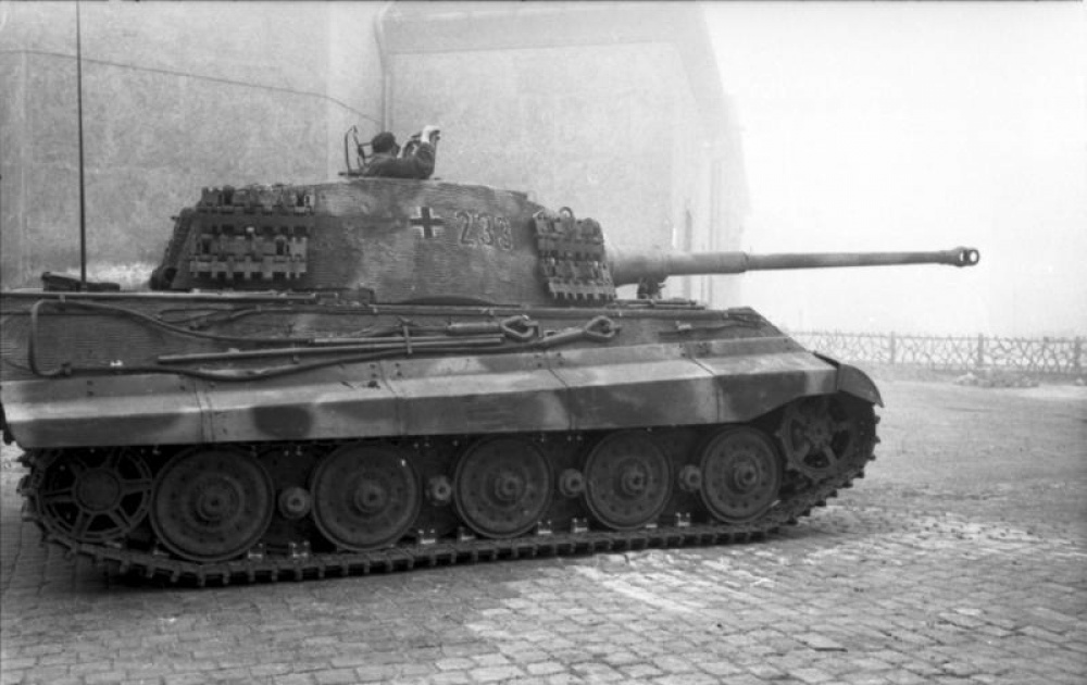 PzKpfw VI Tiger II Ausf:B Königstiger (Plná velikost v novém okně) PzKpfw VI Tiger II Ausf:B Königstiger