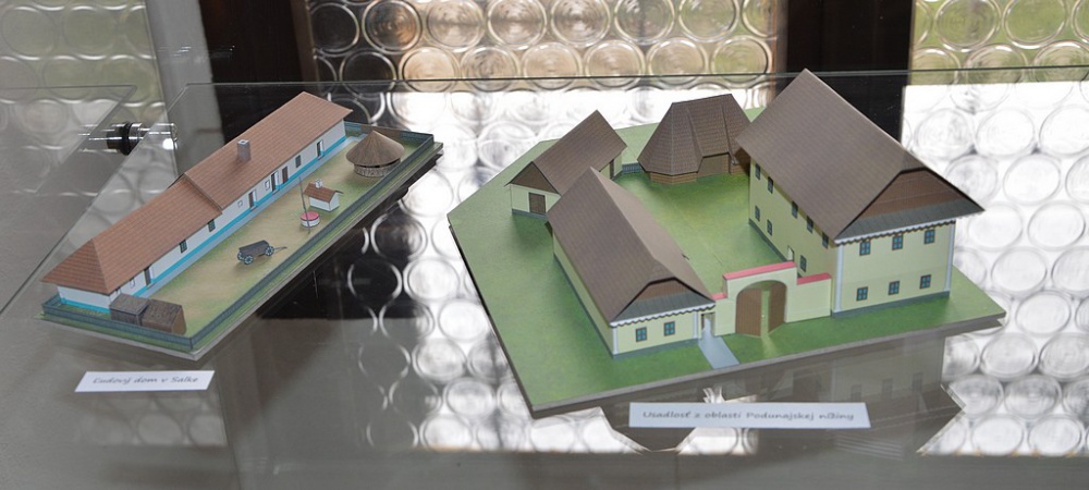 Papierová architektúra v Galante (Plná velikost v novém okně) Papierová architektúra v Galante