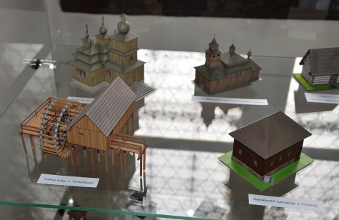 Papierov� architekt�ra v Galante