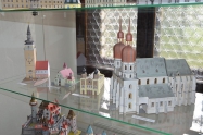 Papierov� architekt�ra v Galante