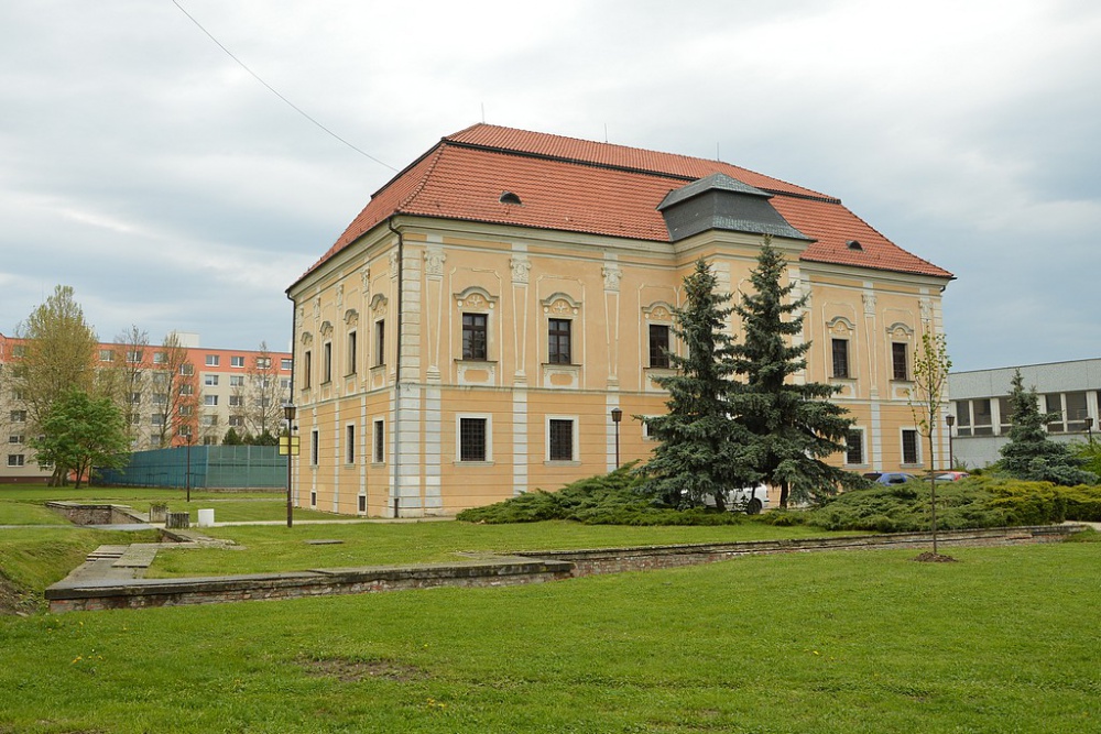 Papierová architektúra v Galante (Plná velikost v novém okně) Papierová architektúra v Galante