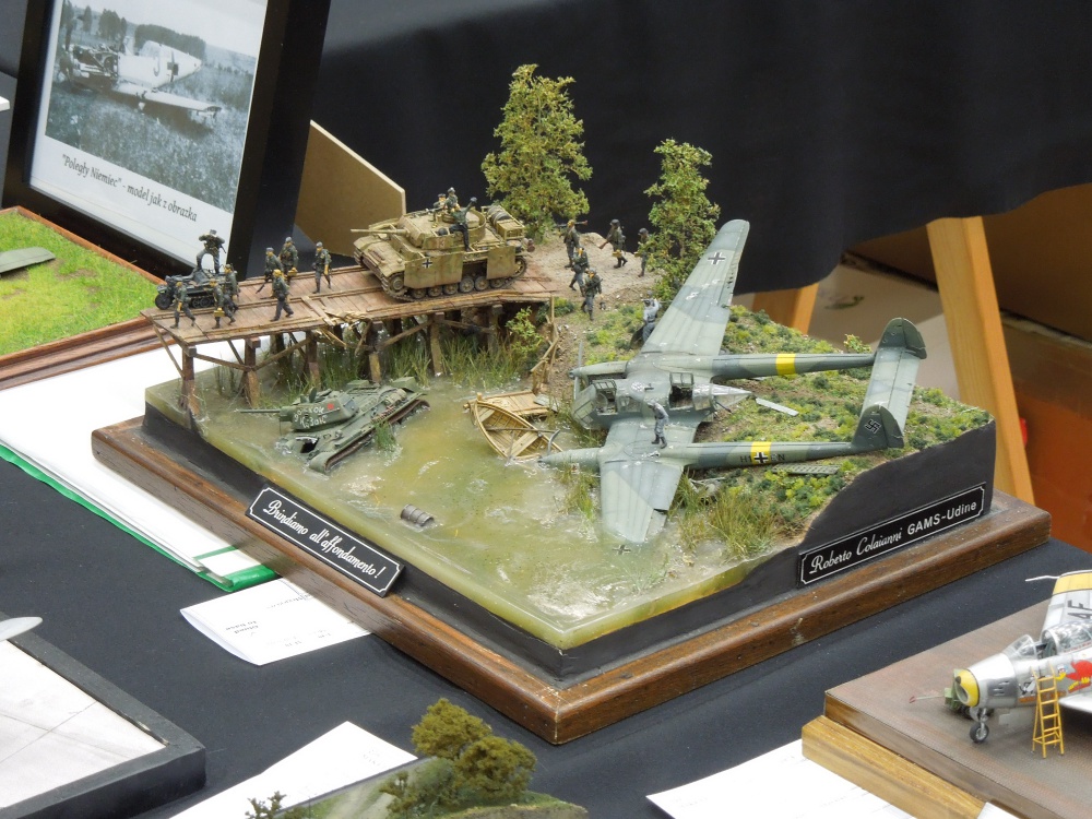 Moson model show (Plná velikost v novém okně) Moson model show