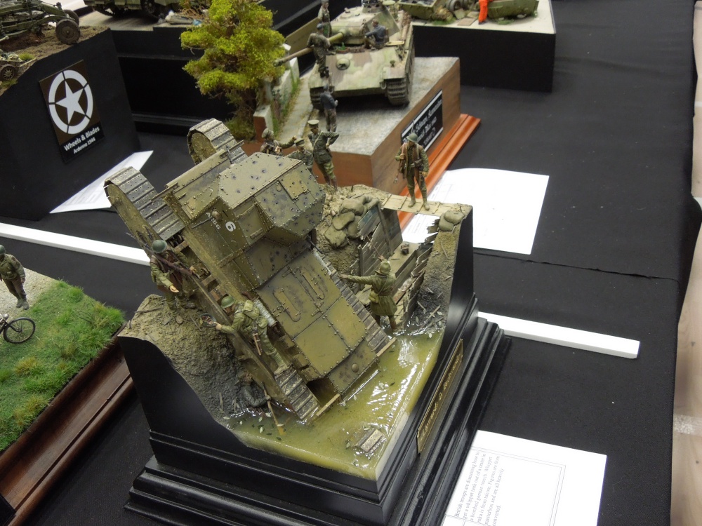 Moson model show (Plná velikost v novém okně) Moson model show