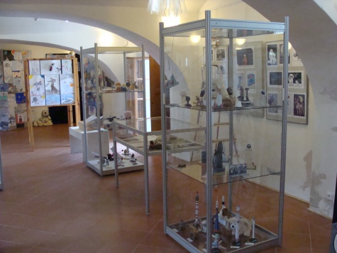 Lajka a zvířecí kosmonauti - muzeum Jílové u Prahy Lajka a zvířecí kosmonauti - muzeum Jílové u Prahy