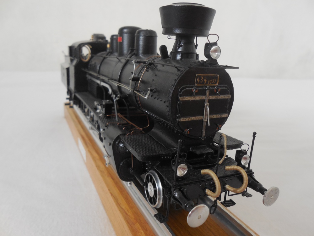 313835