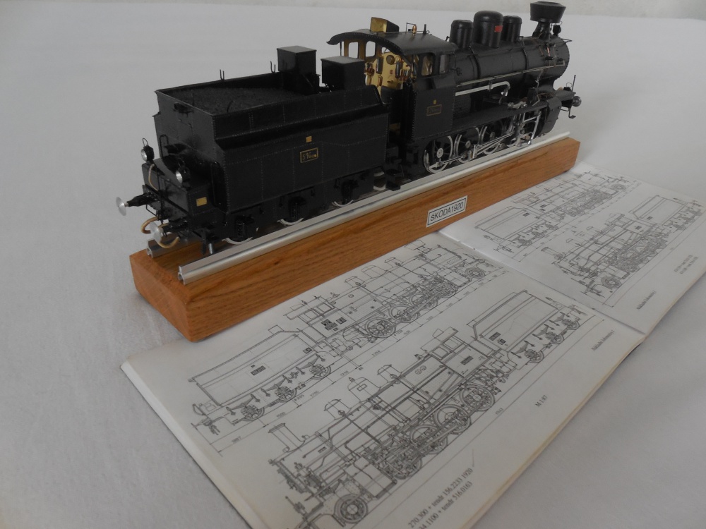 313837