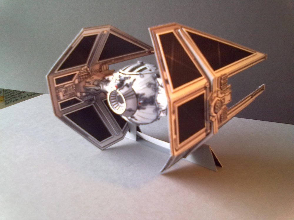 TIE-Interceptor (Plná velikost v novém okně) TIE-Interceptor