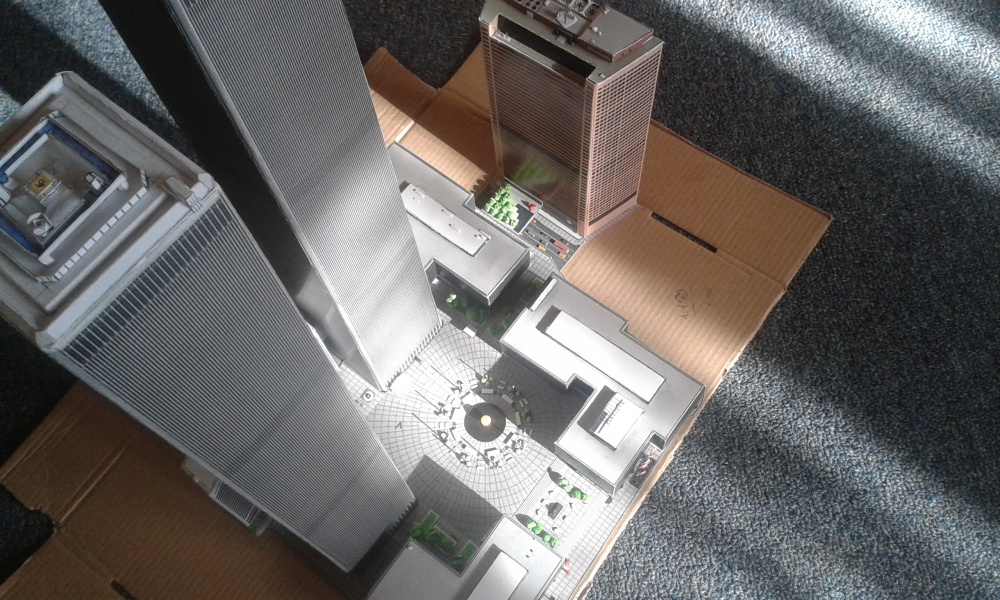 316689