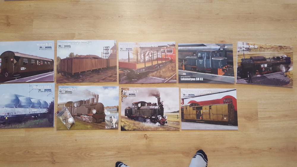 317824