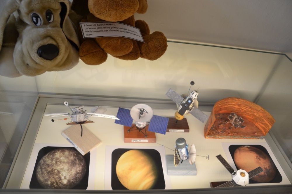 Lajka a zvířecí kosmonauti - muzeum Louny (Plná velikost v novém okně) Lajka a zvířecí kosmonauti - muzeum Louny