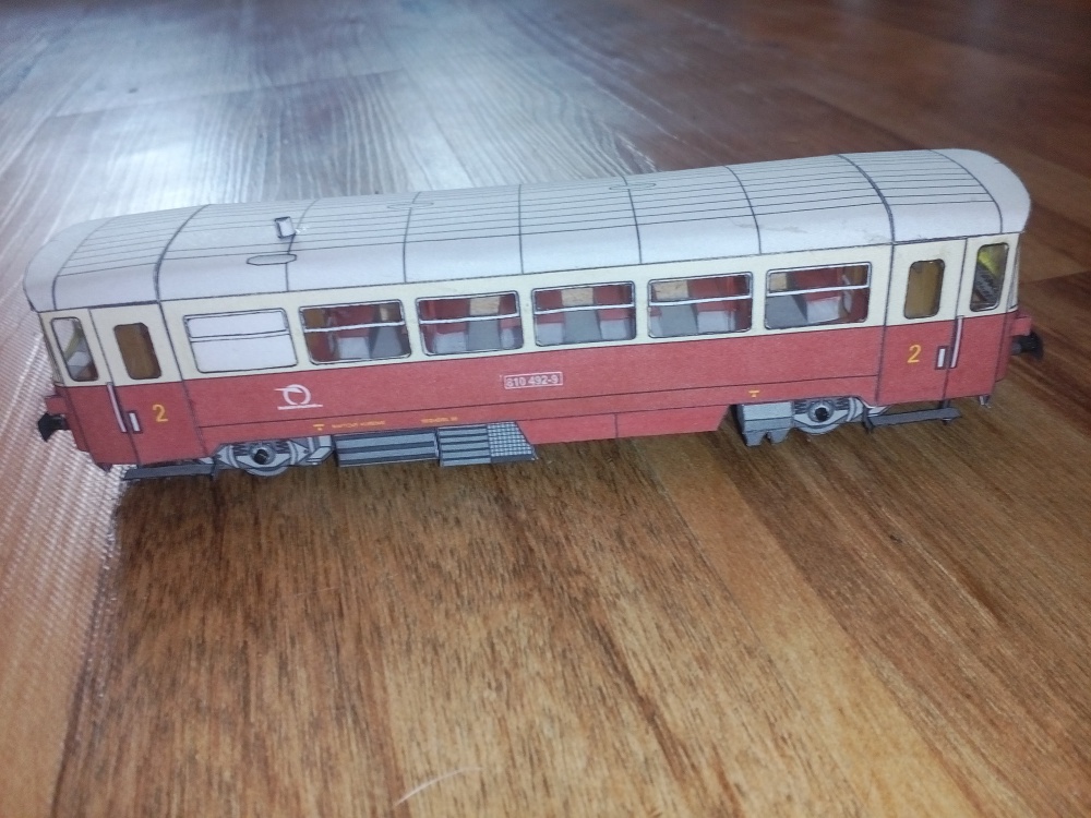 Motorový vůz 810 492-9 ZSSK (Plná velikost v novém okně) Motorový vůz 810 492-9 ZSSK