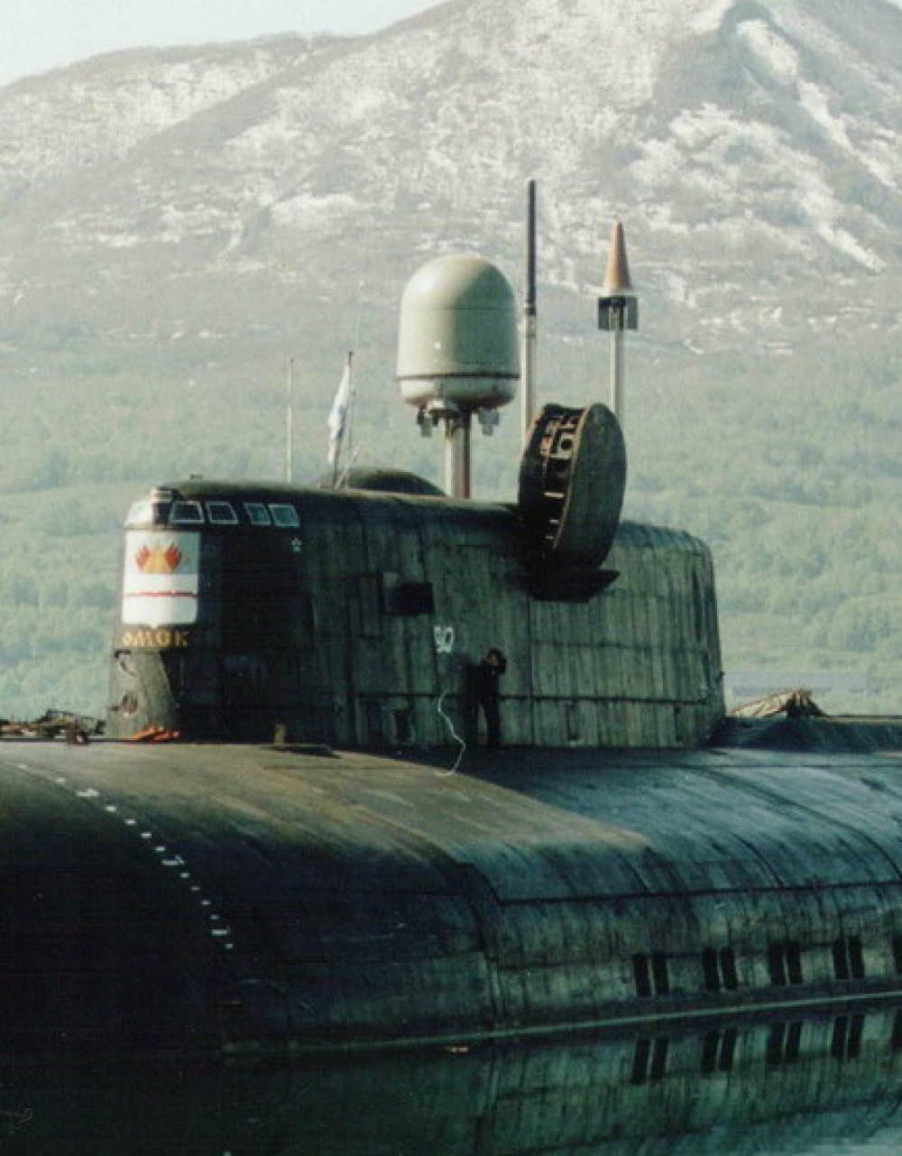 316180