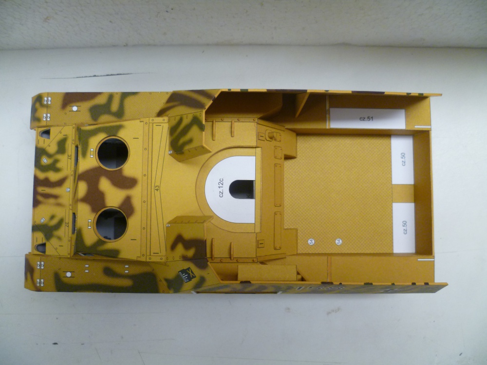 SdKfz 165 Hummel (Plná velikost v novém okně) SdKfz 165 Hummel
