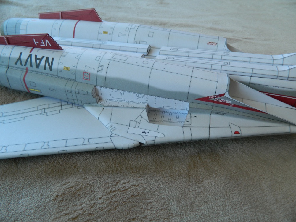 F-14 (Plná velikost v novém okně) F-14