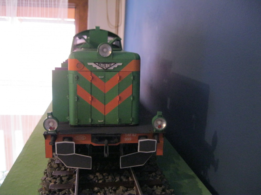 316562