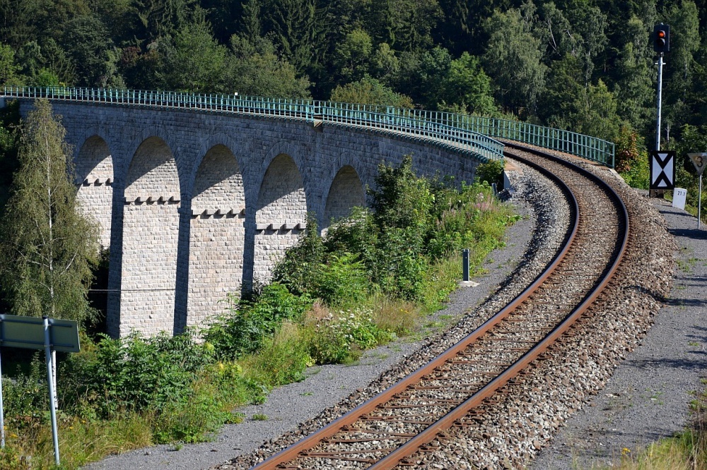 317792