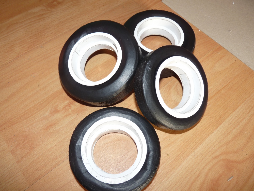 324180