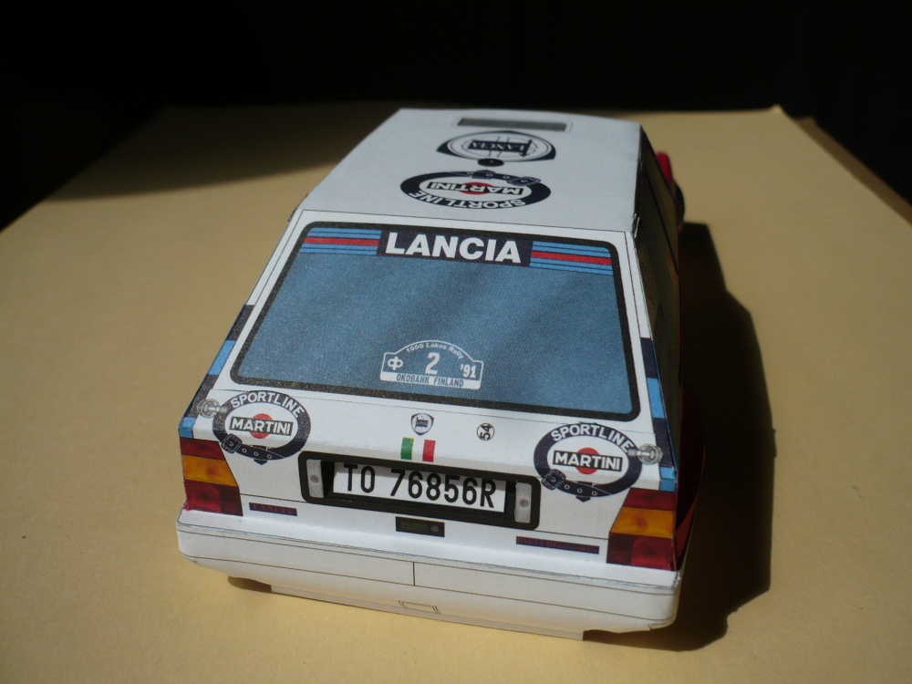 Lancia Delta HF Martini (Plná velikost v novém okně) Lancia Delta HF Martini