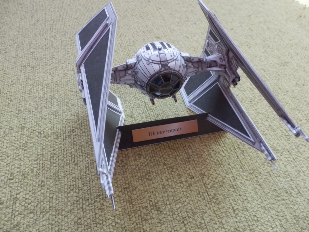 TIE FIGHTER (Pln� velikost v nov�m okn�) TIE FIGHTER