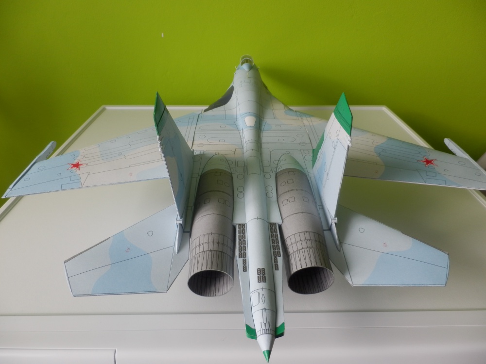 Su-27S (Plná velikost v novém okně) Su-27S